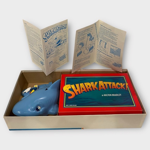 Shark Attack Vintage 1988 Board Game Complete with Working Shark - Picture 6 of 8